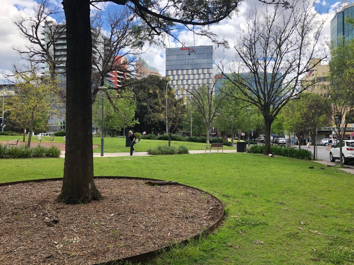 אדלייד Lux 2Br Apt On Hindmarsh Sq-Pool-Gym-Sauna-Parking מראה חיצוני תמונה